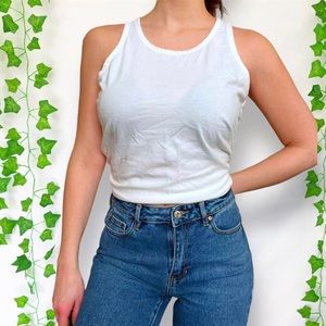 Dickie’s white muscle tank